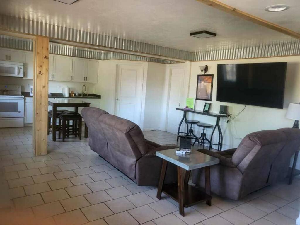 Tail Wind Life Llc Apartment Page Ngoại thất bức ảnh